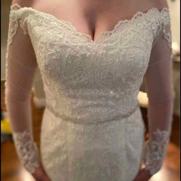 Trumpet Wedding Dress, Size 8 - Picture 6 of 13